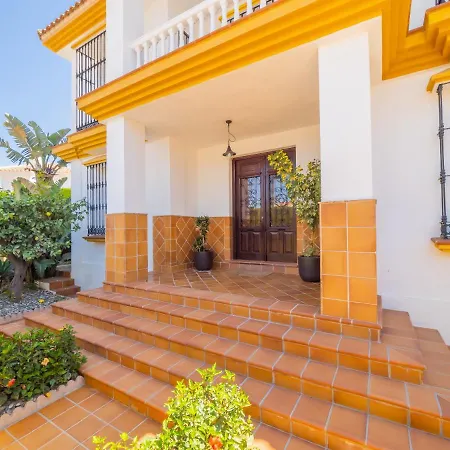 Cubo's Yedra Guadalmar Villa *