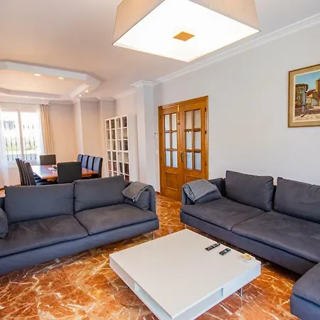 Cubo's Yedra Guadalmar Villa *