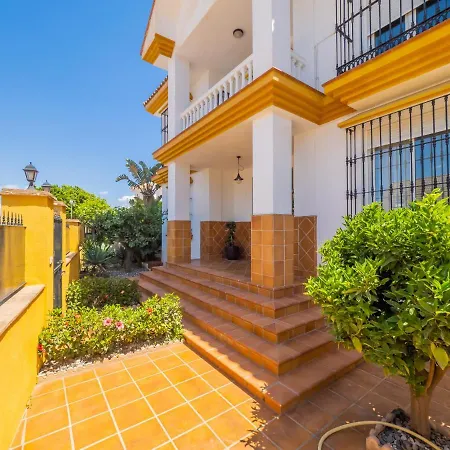 Cubo's Yedra Guadalmar Villa